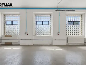 Pronájem výrobních prostor, Aš, Mánesova, 2350 m2