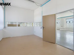 Pronájem výrobních prostor, Aš, Mánesova, 2350 m2
