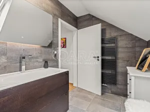 Prodej rodinného domu, Kamenice - Ládví, Lužní, 131 m2
