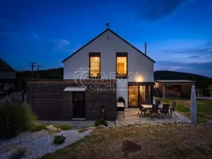 Prodej rodinného domu, Kamenice - Ládví, Lužní, 131 m2