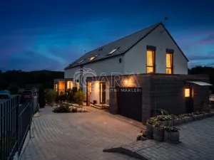 Prodej rodinného domu, Kamenice - Ládví, Lužní, 131 m2