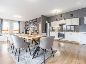 Prodej bytu 4+kk, Slaný, Kybalova, 118 m2