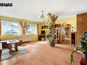 Prodej obchodního prostoru, Lomnice nad Popelkou, Komenského, 234 m2