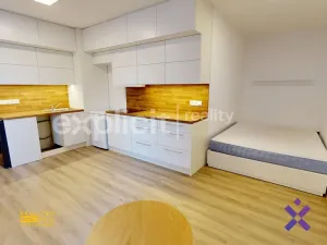 Pronájem bytu 1+kk, Zlín, Lorencova, 32 m2