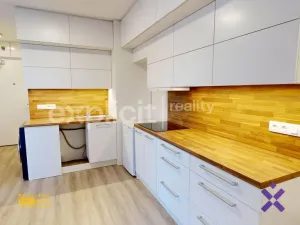 Pronájem bytu 1+kk, Zlín, Lorencova, 32 m2