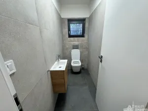 Pronájem bytu 2+kk, Jesenice, Hlavní, 47 m2