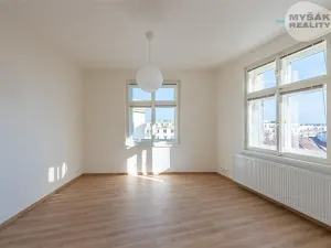 Pronájem bytu 2+kk, Praha - Břevnov, Zúžená, 30 m2