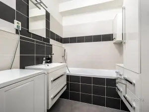 Pronájem bytu 3+kk, Praha - Černý Most, náměstí Plukovníka Vlčka, 86 m2