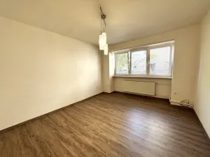 Pronájem bytu 1+1, Hulín, nám. Míru, 45 m2
