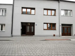 Pronájem bytu 1+1, Hulín, nám. Míru, 45 m2