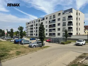 Pronájem bytu 2+kk, Praha - Uhříněves, Oty Bubeníčka, 45 m2