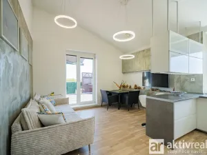 Prodej bytu 2+kk, Praha, Pastevců, 54 m2