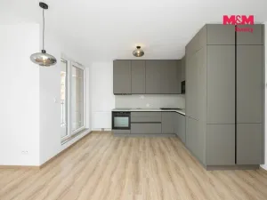 Pronájem bytu 4+kk, Pardubice, U Sportovní školy, 94 m2