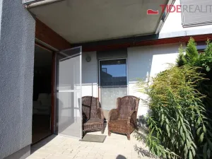Pronájem bytu 2+kk, Praha - Uhříněves, V bytovkách, 60 m2