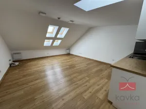 Pronájem bytu 2+kk, Humpolec, Dolní náměstí, 61 m2