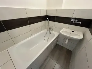 Pronájem bytu 2+1, Třinec, Jablunkovská, 60 m2