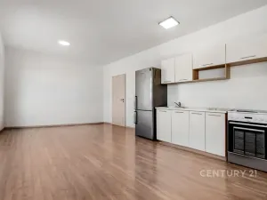 Prodej bytu 1+kk, Praha - Hlubočepy, Fabiánové, 31 m2