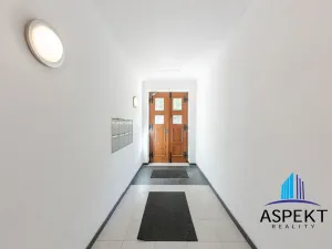 Pronájem bytu, Praha - Vinohrady, Londýnská, 17 m2
