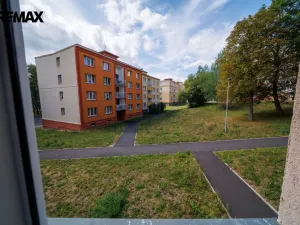 Prodej bytu 2+1, Karlovy Vary - Rybáře, Plešivecká, 64 m2