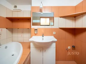 Prodej bytu 1+kk, Třeboň - Třeboň II, Šmeralova, 42 m2