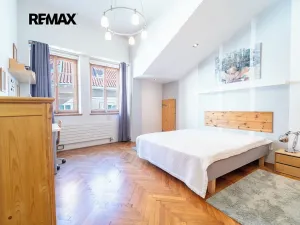 Pronájem bytu 3+1, Praha - Malá Strana, Valdštejnské náměstí, 91 m2