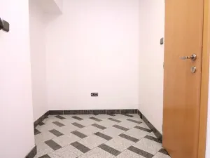 Pronájem kanceláře, Praha - Smíchov, Bozděchova, 31 m2