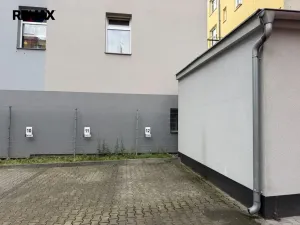 Pronájem garážového stání, Karlovy Vary, Moskevská, 13 m2