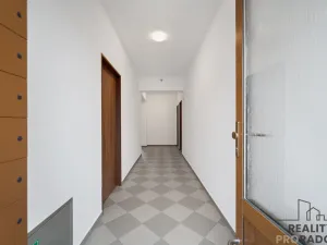 Pronájem bytu 2+kk, Pardubice - Zelené Předměstí, V Ráji, 59 m2