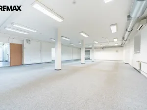 Pronájem obchodního prostoru, Praha - Háje, Hviezdoslavova, 297 m2