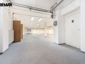 Pronájem obchodního prostoru, Praha - Háje, Hviezdoslavova, 297 m2