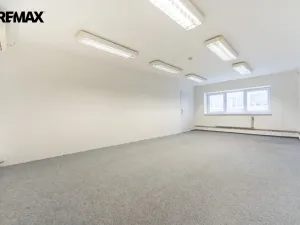 Pronájem obchodního prostoru, Praha - Háje, Hviezdoslavova, 297 m2