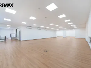Pronájem obchodního prostoru, Praha - Háje, Hviezdoslavova, 364 m2