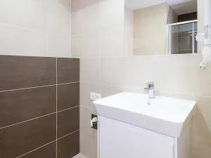 Pronájem bytu 1+kk, Praha - Smíchov, Plzeňská, 20 m2