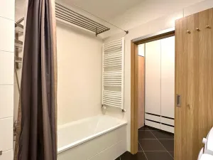 Pronájem bytu 1+kk, Praha - Dolní Měcholupy, Kardausova, 32 m2