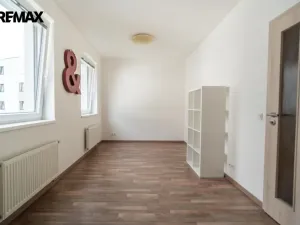 Pronájem bytu 2+kk, Praha, U starého mlýna, 53 m2