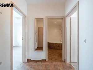 Pronájem bytu 2+kk, Praha, U starého mlýna, 53 m2