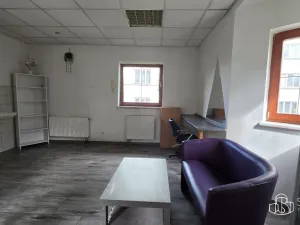 Pronájem obchodního prostoru, Sokolov, nábřeží Petra Bezruče, 31 m2