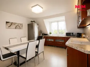Prodej bytu 3+1, Dalovice - Všeborovice, Dolní, 74 m2