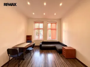 Pronájem bytu 2+kk, Karlovy Vary, Bělehradská, 45 m2