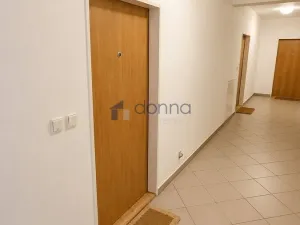 Pronájem bytu 2+kk, Praha, K Zelené louce, 62 m2