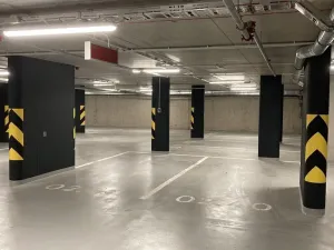 Pronájem garážového stání, Praha - Žižkov, Hartigova, 10 m2