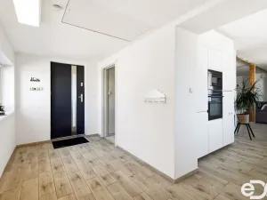 Prodej rodinného domu, Dobrovice, Husova ulice, 213 m2