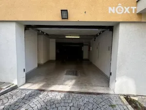 Pronájem garážového stání, Praha - Břevnov, Hošťálkova, 15 m2