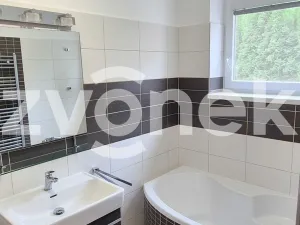 Pronájem bytu 2+1, Zlín, Lešenská, 78 m2