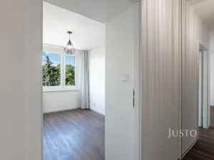 Pronájem bytu 2+kk, Praha - Kobylisy, Pohnertova, 43 m2