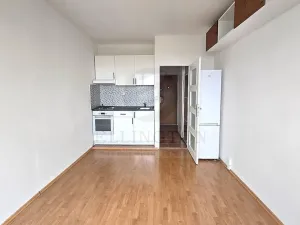 Pronájem bytu 1+kk, Praha - Malešice, Počernická, 25 m2