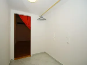 Pronájem atypického bytu, Praha - Smíchov, Viktora Huga, 164 m2