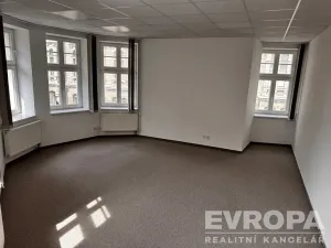 Pronájem kanceláře, Liberec - Liberec I-Staré Město, nám. Dr. E. Beneše, 140 m2