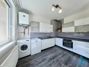 Prodej bytu 3+1, Pecka - Bělá u Pecky, 80 m2