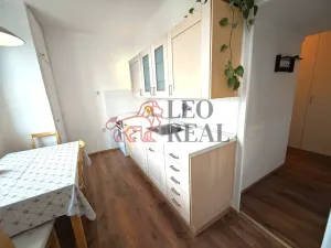 Pronájem bytu 2+1, Praha - Lysolaje, Sídlištní, 51 m2